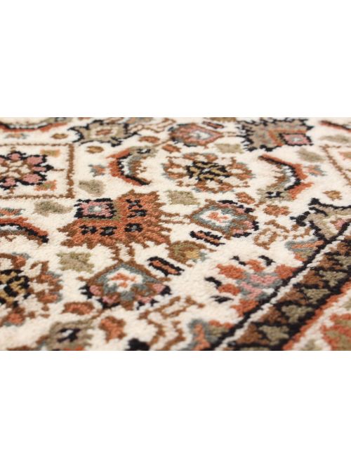 Indian Bijar 4'9" x 6'6" Hand-knotted Wool Rug 
