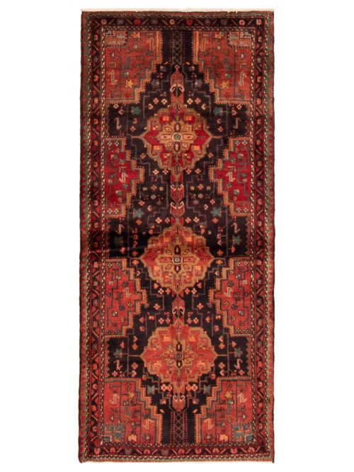 Persian Touserkan 3'11" x 8'11" Hand-knotted Wool Rug 