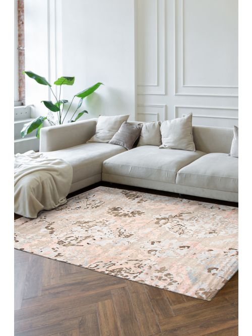 Indian Alma 7'10" x 9'9" Hand-knotted Wool Rug 