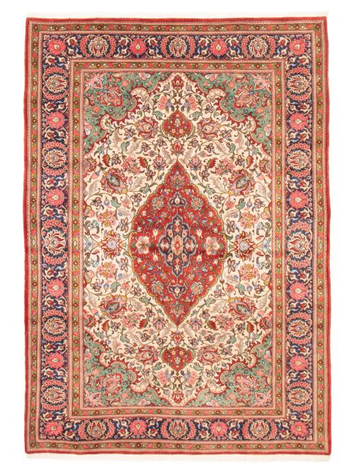 Persian Qum 6'7" x 9'6" Hand-knotted Wool Rug 