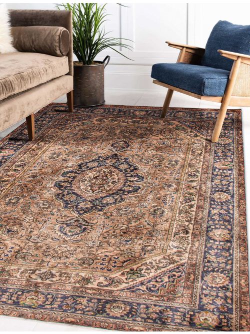 Persian Revival 6'7" x 9'9" Hand-knotted Wool Rug 