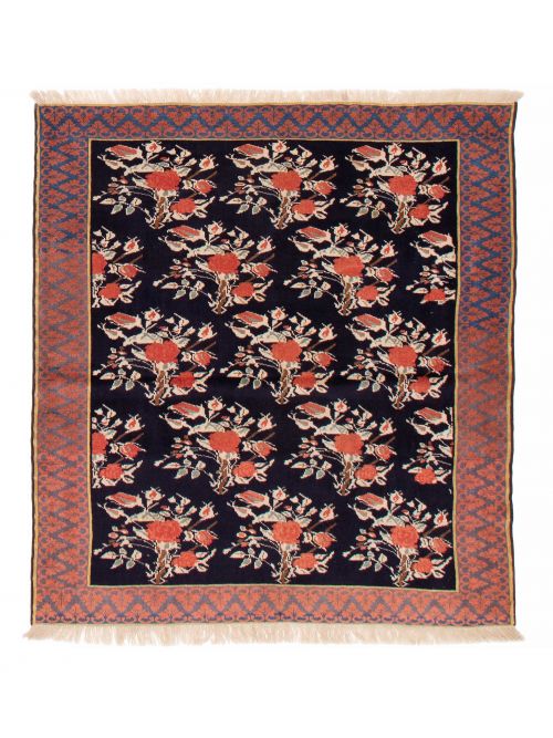 Persian Guchan 4'10" x 5'1" Hand-knotted Wool Rug 