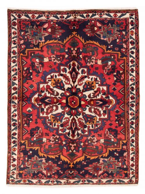 Persian Bakhtiari 5'1" x 6'9" Hand-knotted Wool Rug 