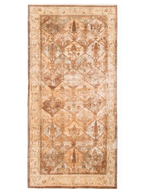 Persian Style 4'6" x 9'6" Hand-knotted Wool Rug 