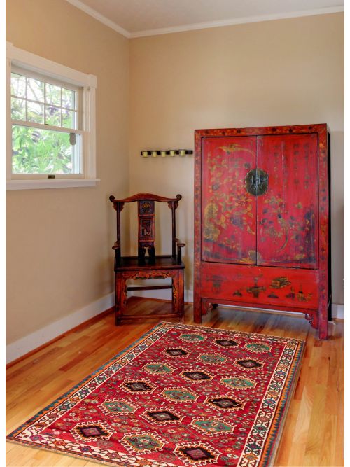 Persian Style 4'9" x 8'4" Hand-knotted Wool Rug 