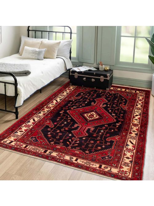 Persian Style 4'6" x 7'7" Hand-knotted Wool Rug 