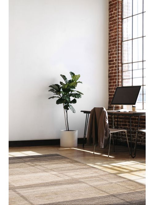 Ananda Hand Loomed Wool Rug, 160 x 221 cm