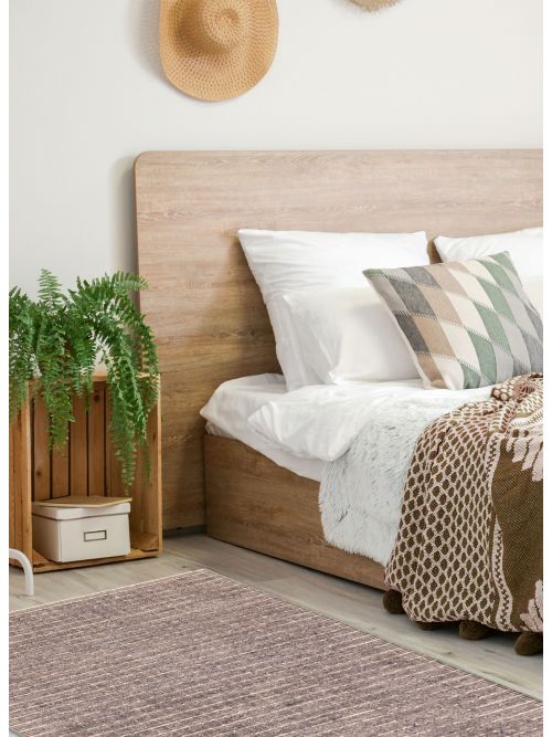 Indian Ananda Hand Loomed Silk Rug, 124 x 185 cm