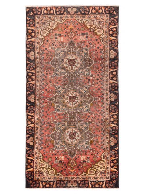 Persian Style 4'9" x 9'5" Hand-knotted Wool Rug 