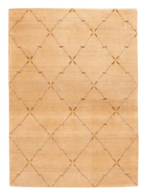 Nepal Opulence Hand-knotted Silk& Wool Rug, 102 x 142 cm