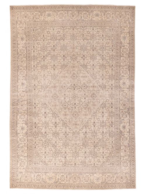 Turkish Antalya Vintage 6'8" x 9'6" Hand-knotted Wool Rug 