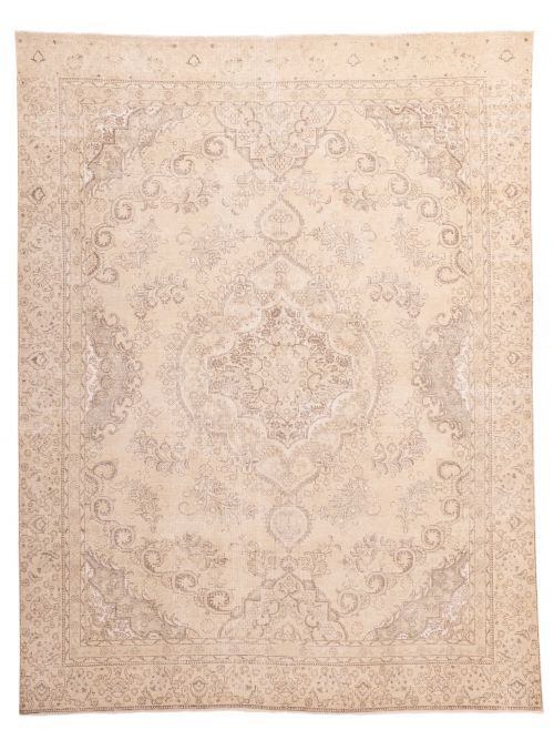 Persian Style Hand-knotted Wool Rug, 274 x 356 cm