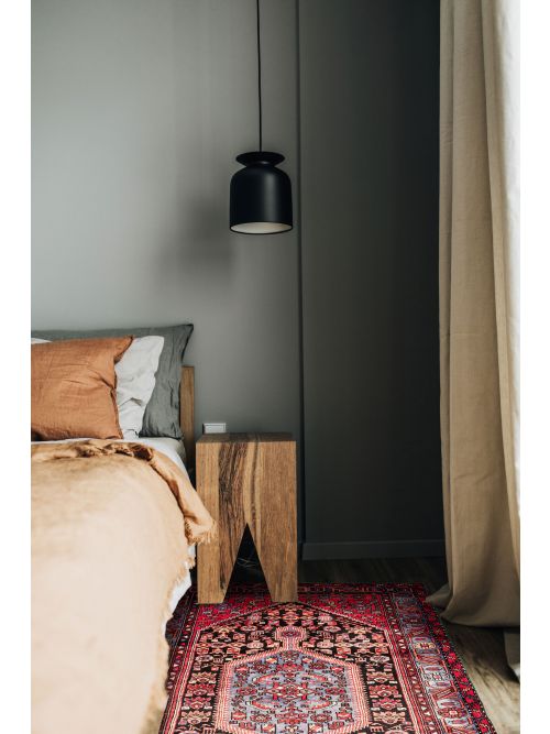 Persian Style 4'7" x 7'11" Hand-knotted Wool Rug 