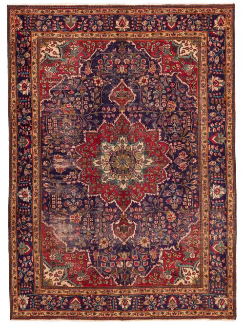 Persian Style 6'8" x 9'5" Hand-knotted Wool Rug 