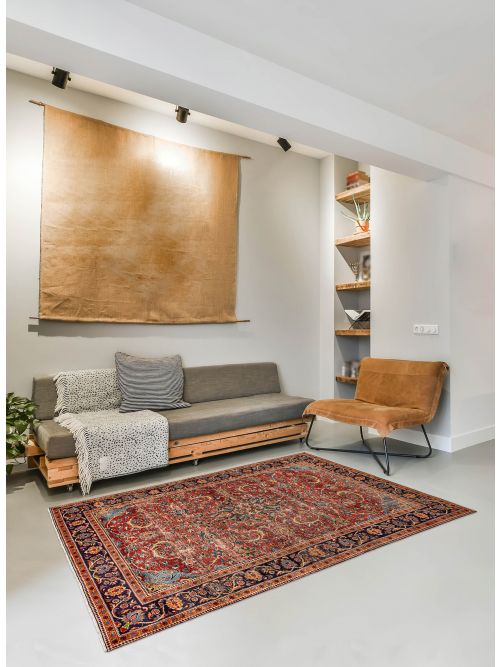 Antalya Vintage 6'11" x 10'3" Hand-knotted Wool Rug 