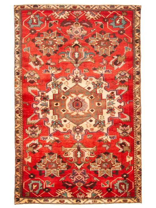 Tapis style persan 4'2" x 6'8" en laine